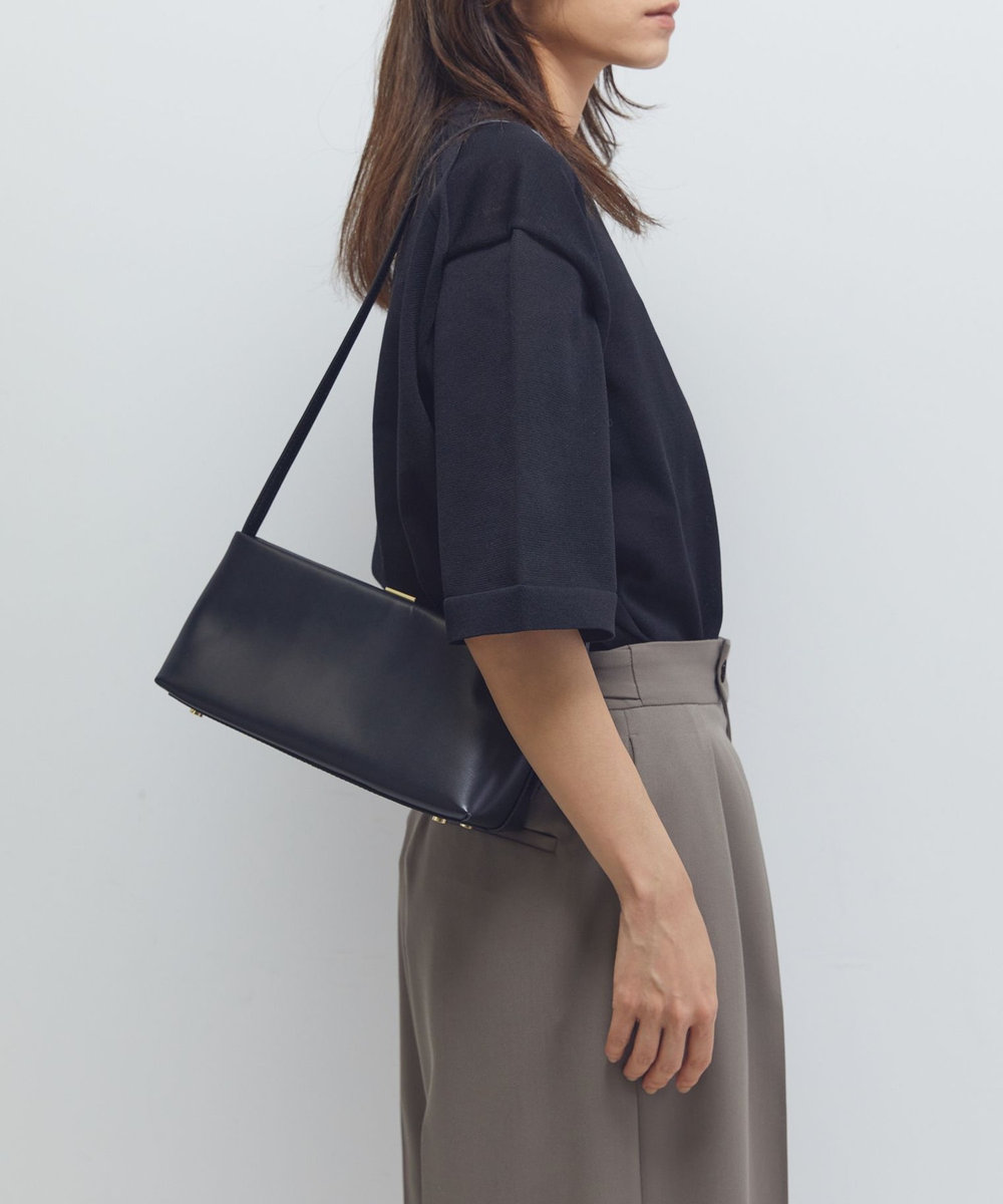 1er Arrondissement ＜PUNTI（プンティ）＞“PORTRAIT-ONE SHLD"ワンハンドルバッグ ブラック