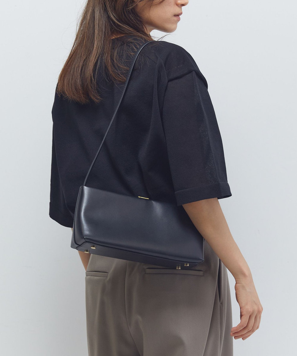 1er Arrondissement ＜PUNTI（プンティ）＞“PORTRAIT-ONE SHLD"ワンハンドルバッグ ブラック