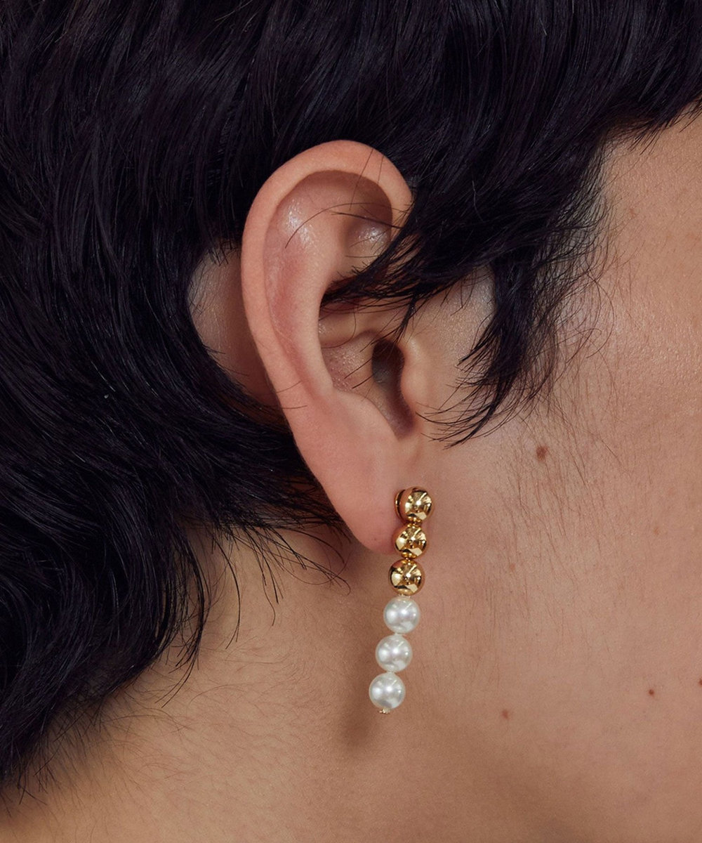 1er Arrondissement ＜Bijou R.I (ビジューアールアイ)＞メタリック×パールピアス（両耳） ゴールド