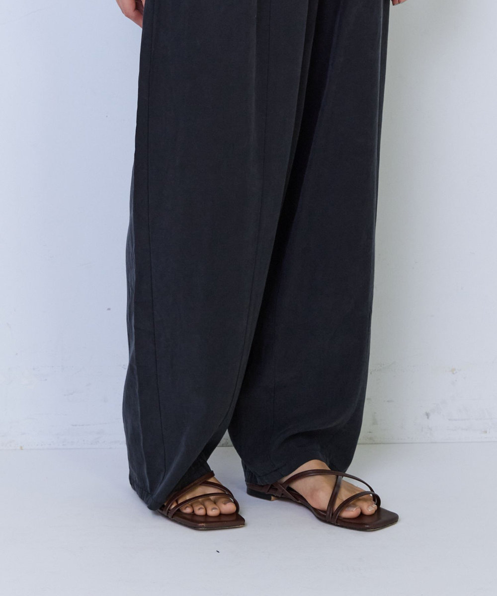 ADIEU TRISTESSE テンセルリネンバレルレッグパンツ ブラック