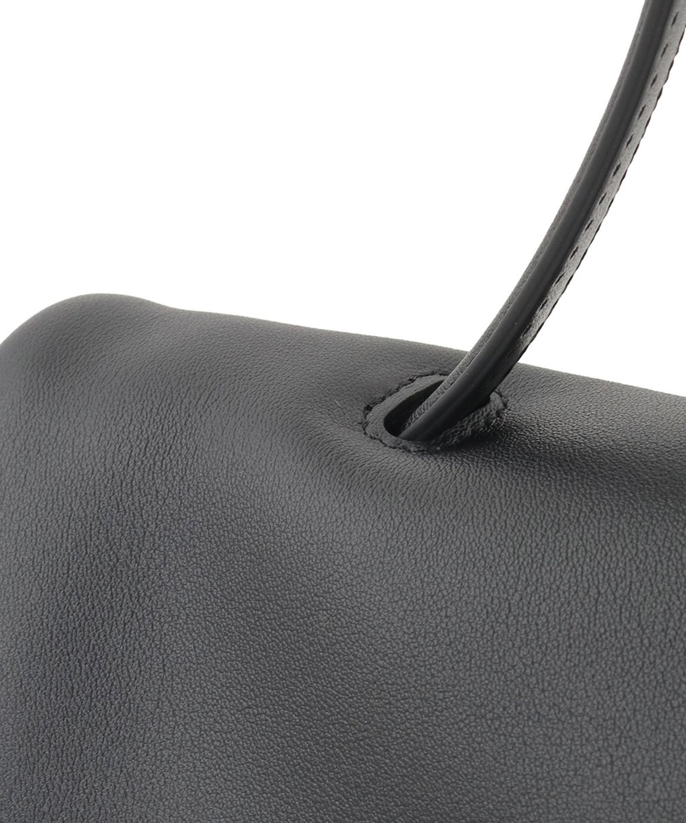 1er Arrondissement ＜PUNTI（プンティ）＞“GRAFT-FLAP"ショルダーバッグ ブラック