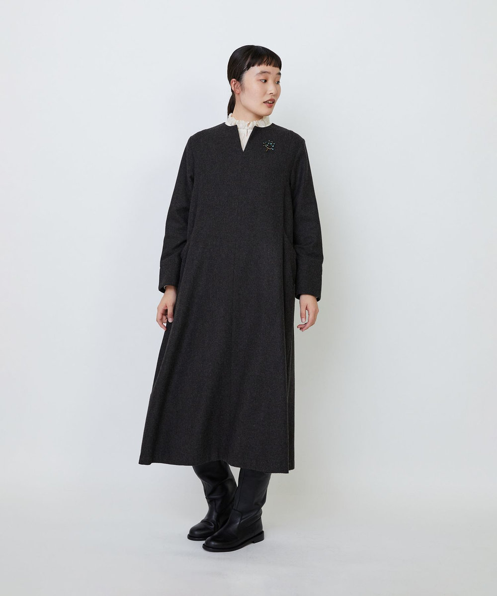 LOISIR 【クリスマスマルシェ対象】ユーカリモチーフブローチ ブルー