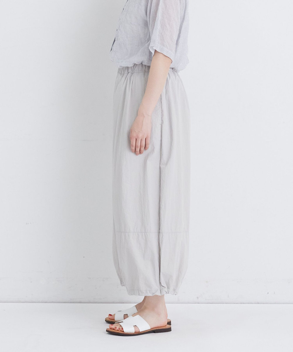 congés payés ADIEU TRISTESSE 【FAVE】ナイロンワイドサルエルパンツ グレイッシュベージュ