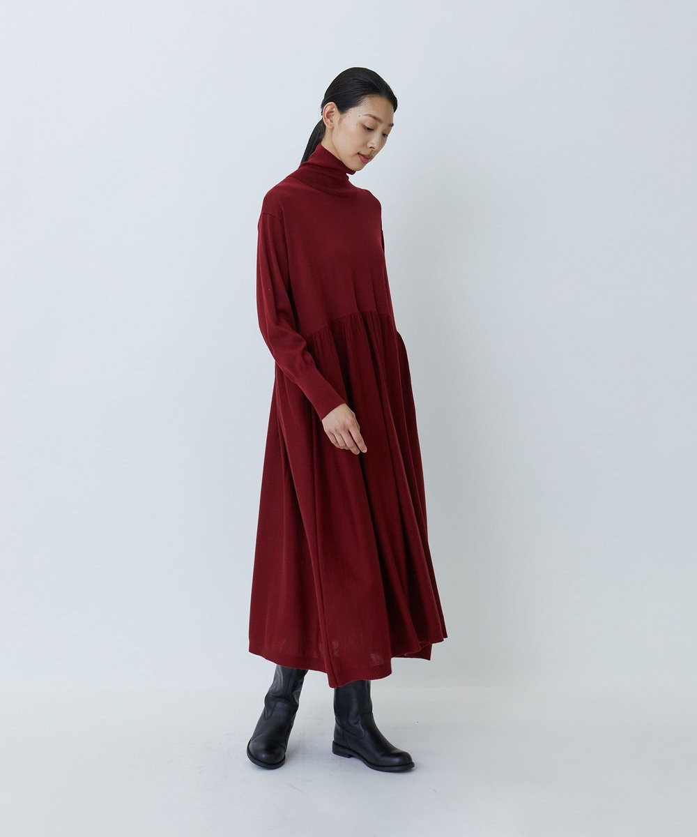 LOISIR ウール梳毛天竺タートルネックワンピース レッド