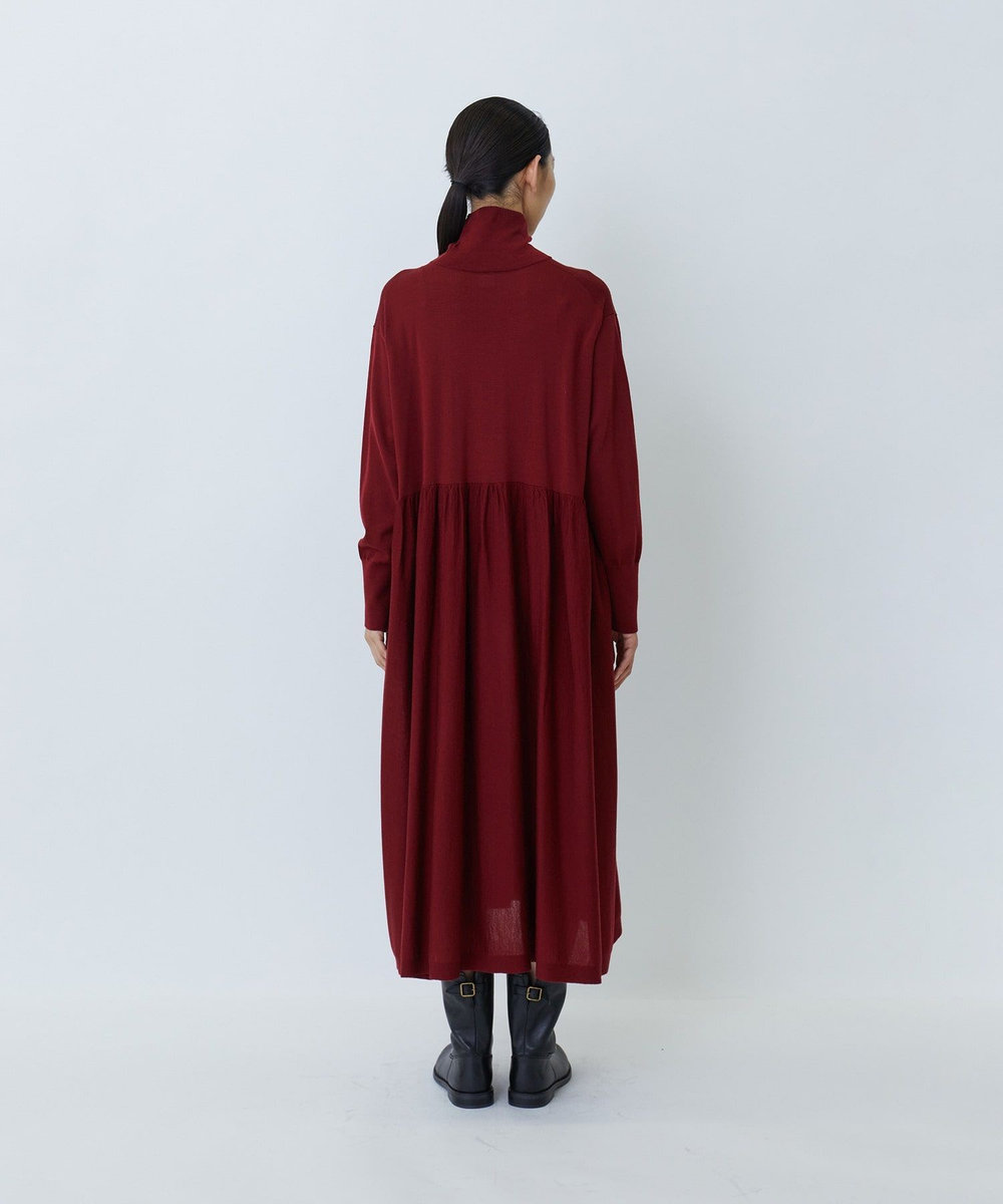 LOISIR ウール梳毛天竺タートルネックワンピース レッド