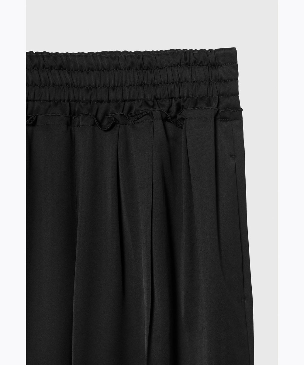 DÉPAREILLÉ WOOL VISCOSE SATIN GATHERED PANTS / ウールヴィスコースサテンギャザーパンツ ブラック