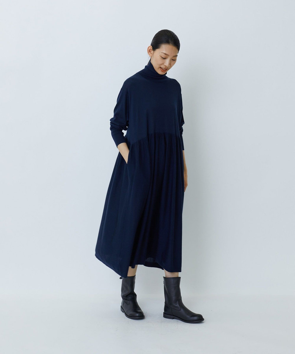 LOISIR ウール梳毛天竺タートルネックワンピース ネイビー