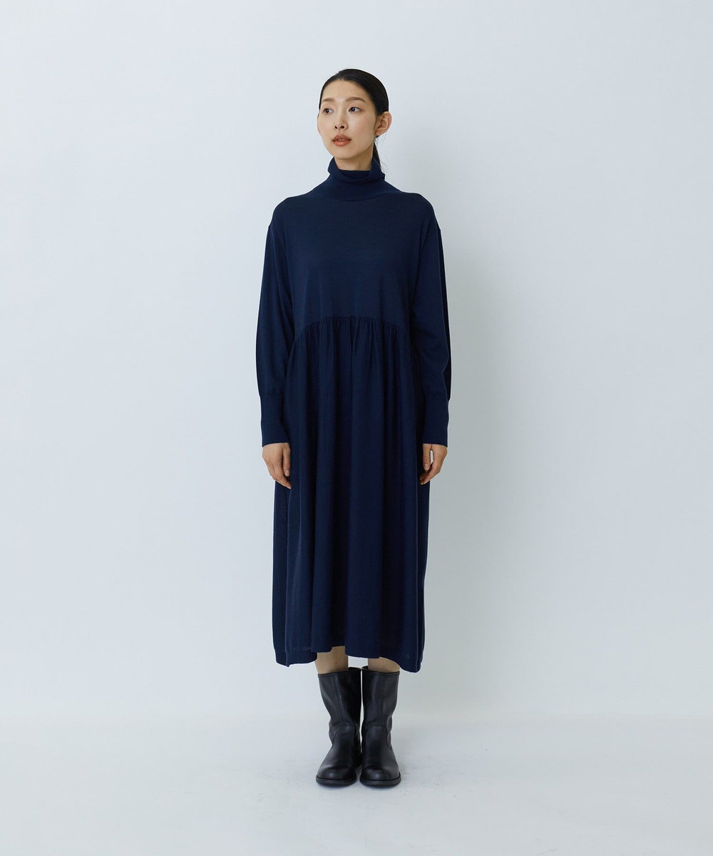 LOISIR ウール梳毛天竺タートルネックワンピース ネイビー