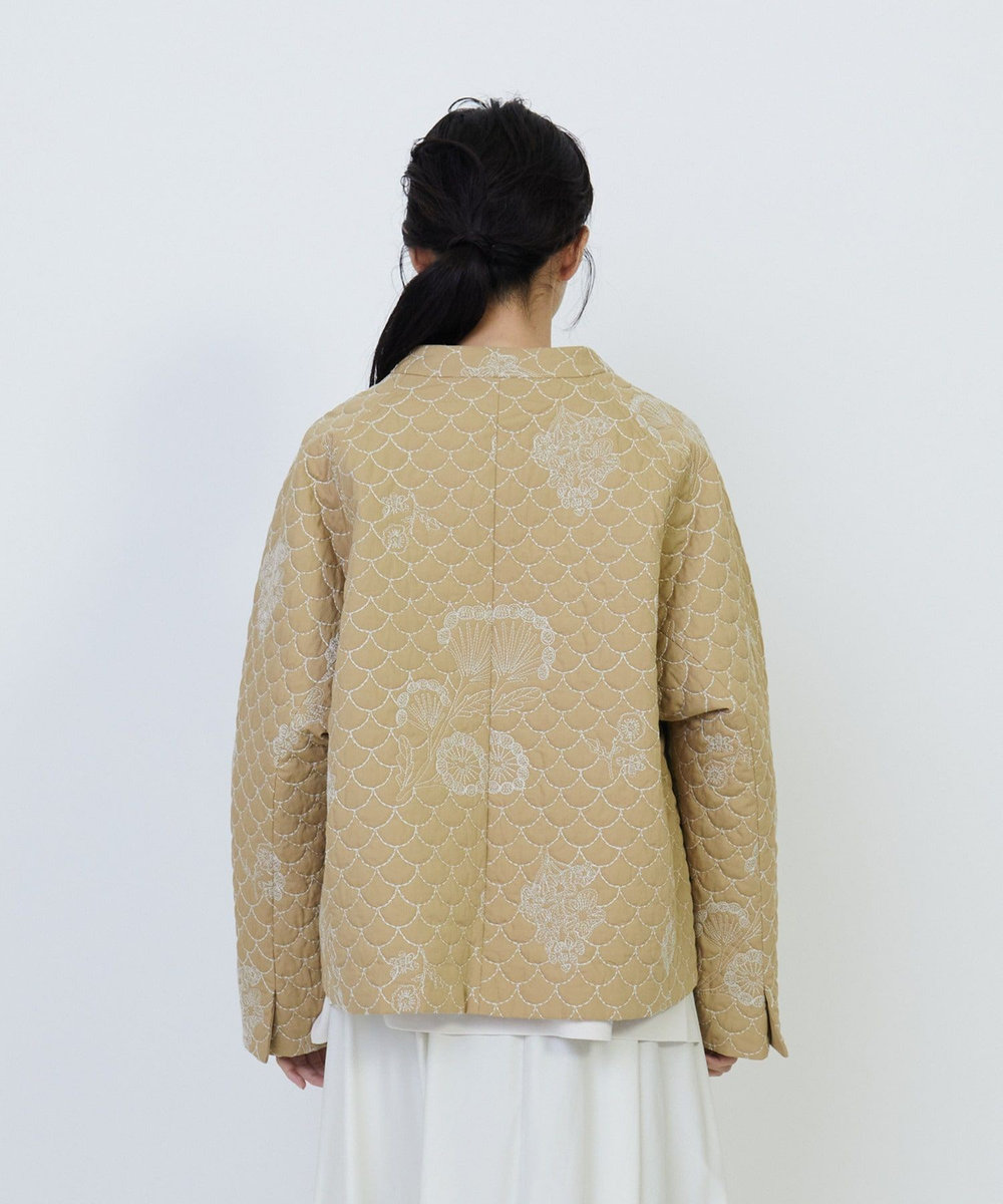 LOISIR コットンリネンキルティング風刺繍ノーカラージャケット ベージュ