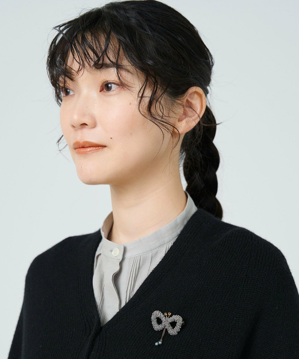 ADIEU TRISTESSE ちょうちょビーズブローチ グレー