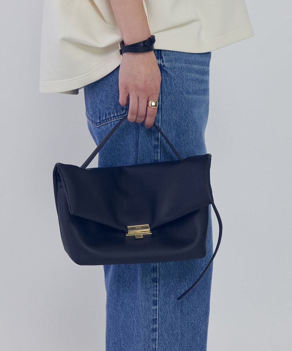 1er Arrondissement ＜PUNTI（プンティ）＞“GRAFT-FLAP"ショルダーバッグ ブラック