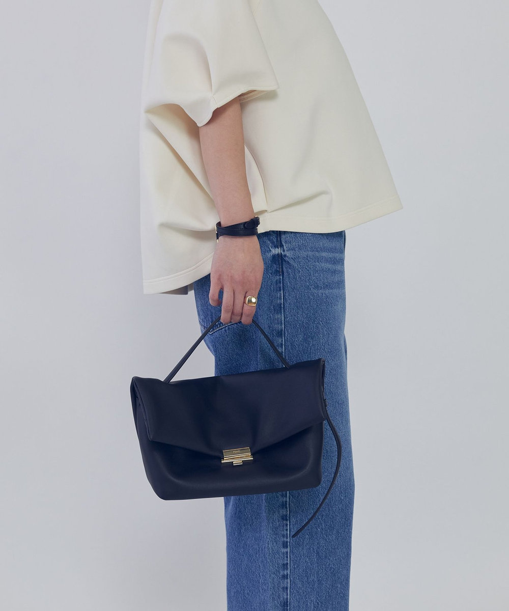 1er Arrondissement ＜PUNTI（プンティ）＞“GRAFT-FLAP"ショルダーバッグ ブラック