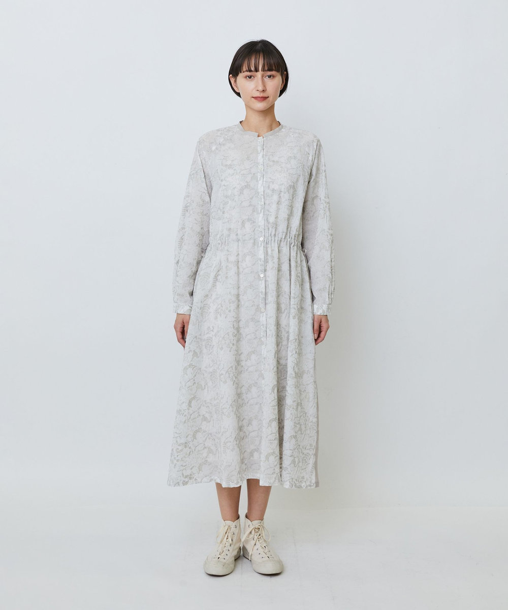 LOISIR 【アーティストコラボ】LOISIR×TORANEKOBONBON エンブロイダリーワンピース ベージュ系その他