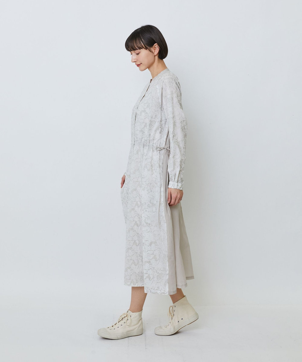 LOISIR 【アーティストコラボ】LOISIR×TORANEKOBONBON エンブロイダリーワンピース ベージュ系その他
