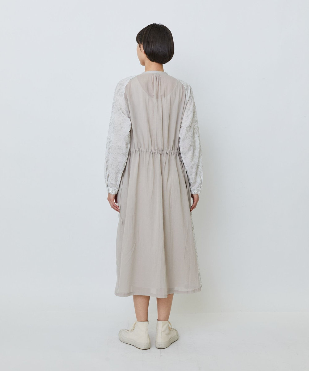 LOISIR 【アーティストコラボ】LOISIR×TORANEKOBONBON エンブロイダリーワンピース ベージュ系その他