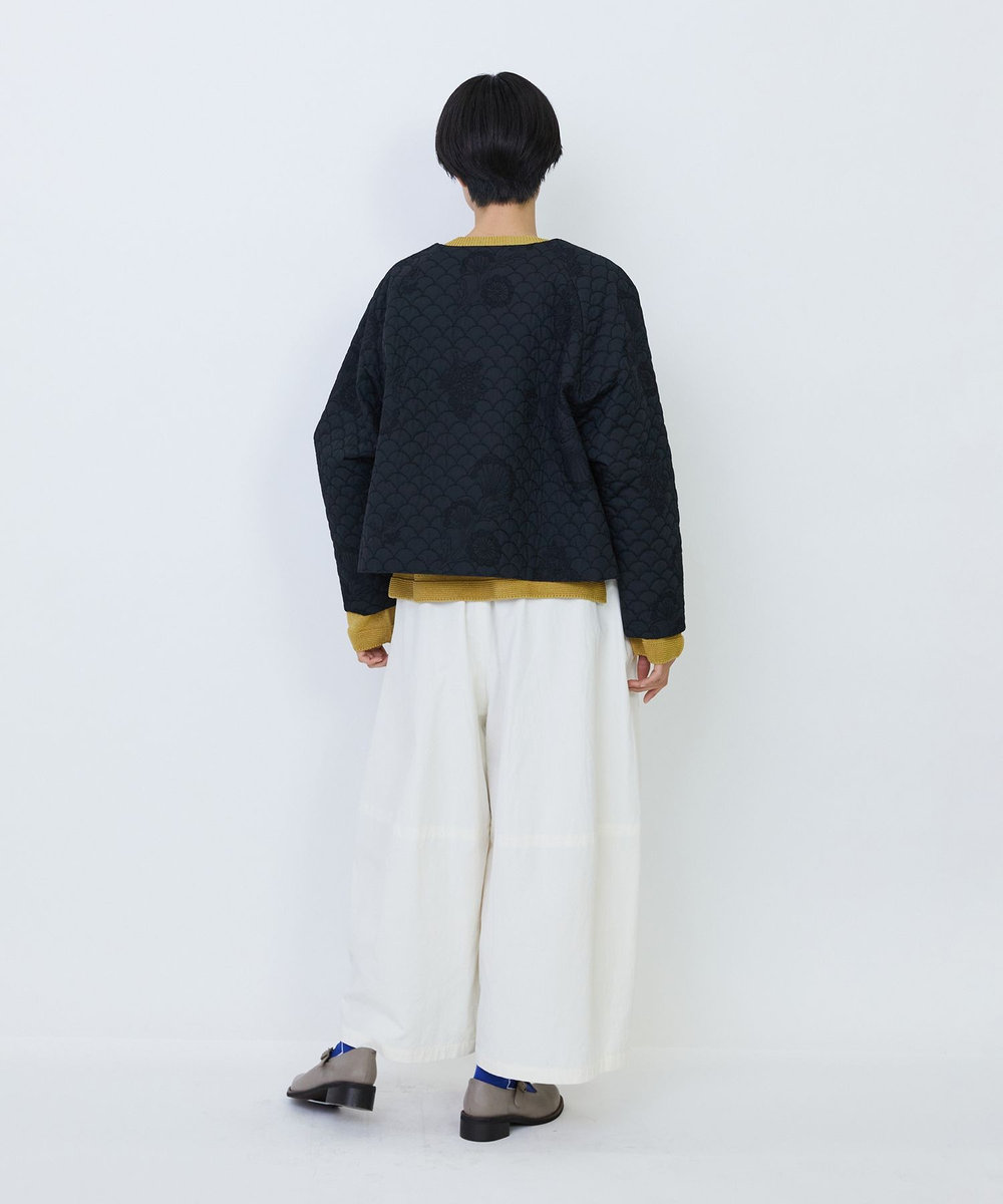 LOISIR コットンリネンキルティング風刺繍ノーカラージャケット ブラック