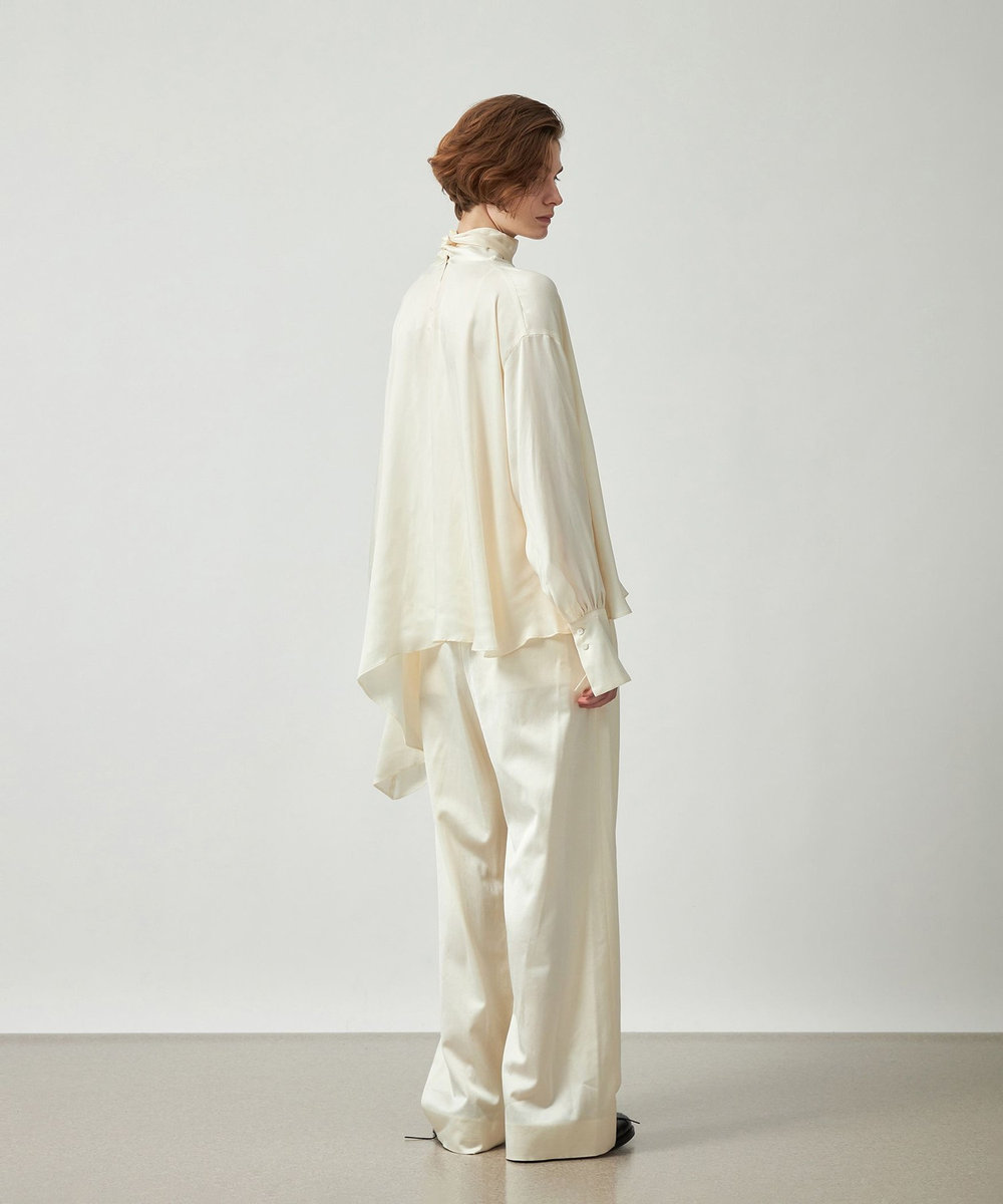 DÉPAREILLÉ WOOL SATIN TUCK PANTS / ウールサテンタックパンツ ホワイト