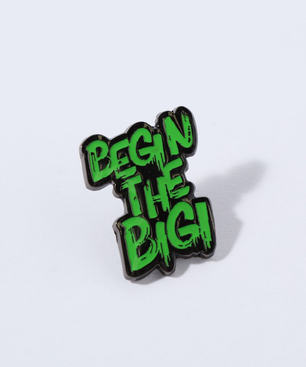 MEN'S BIGI BEGIN THE BIGI 50th Anniv スローガンピンバッジ グリーン