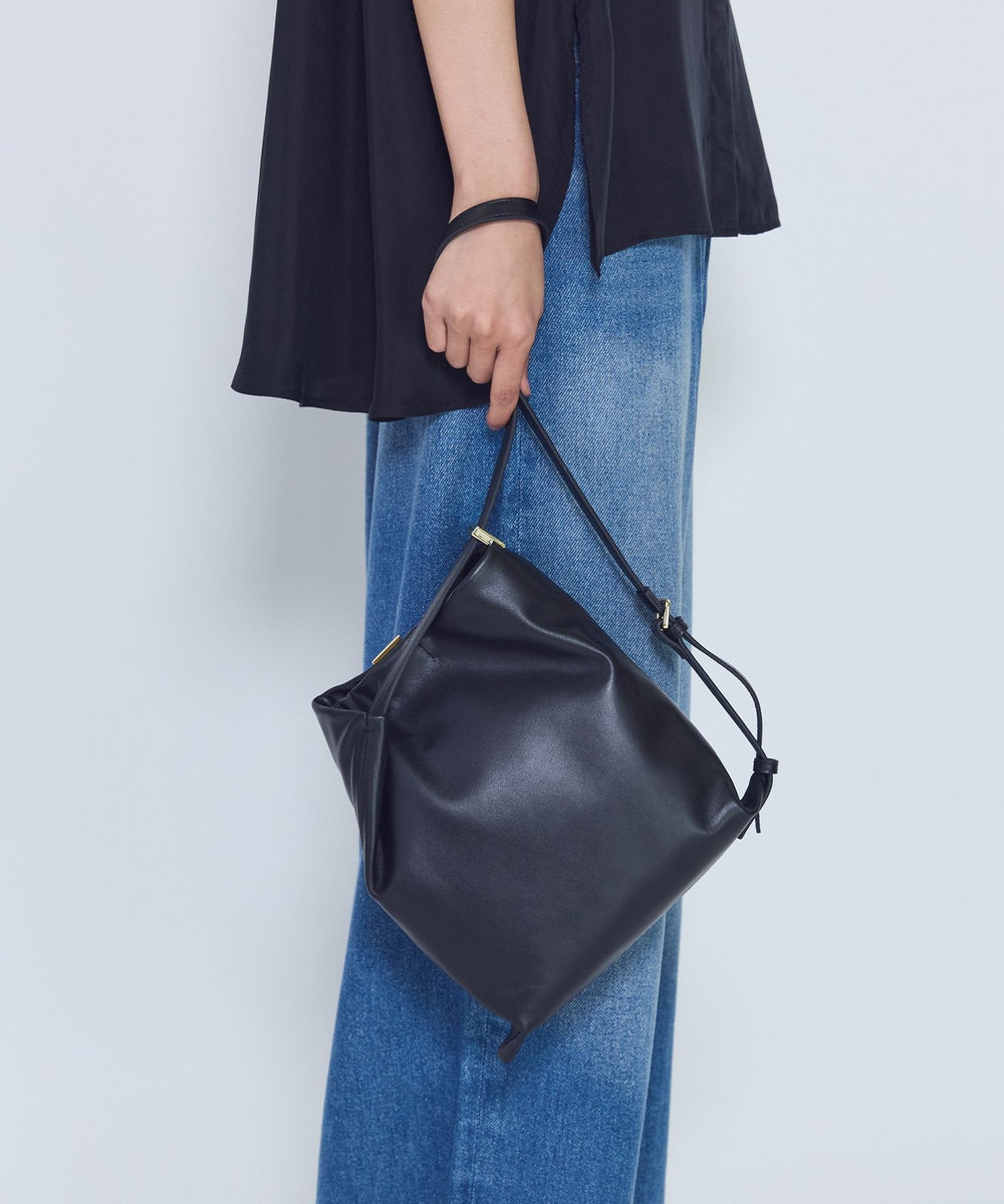 1er Arrondissement 《別注カラーあり》＜PUNTI./プンティ＞"SHADE"ショルダーバッグ ブラック