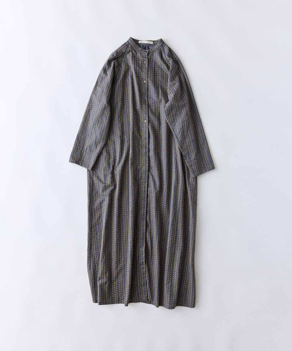 congés payés ADIEU TRISTESSE ラインドットフロッキープリントワンピース チャコールグレー