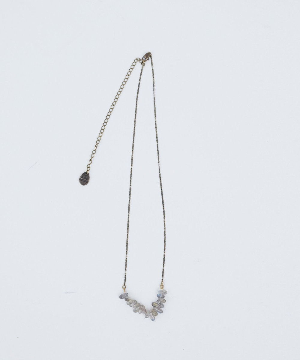 ADIEU TRISTESSE ドロップ型天然石ネックレス グレー