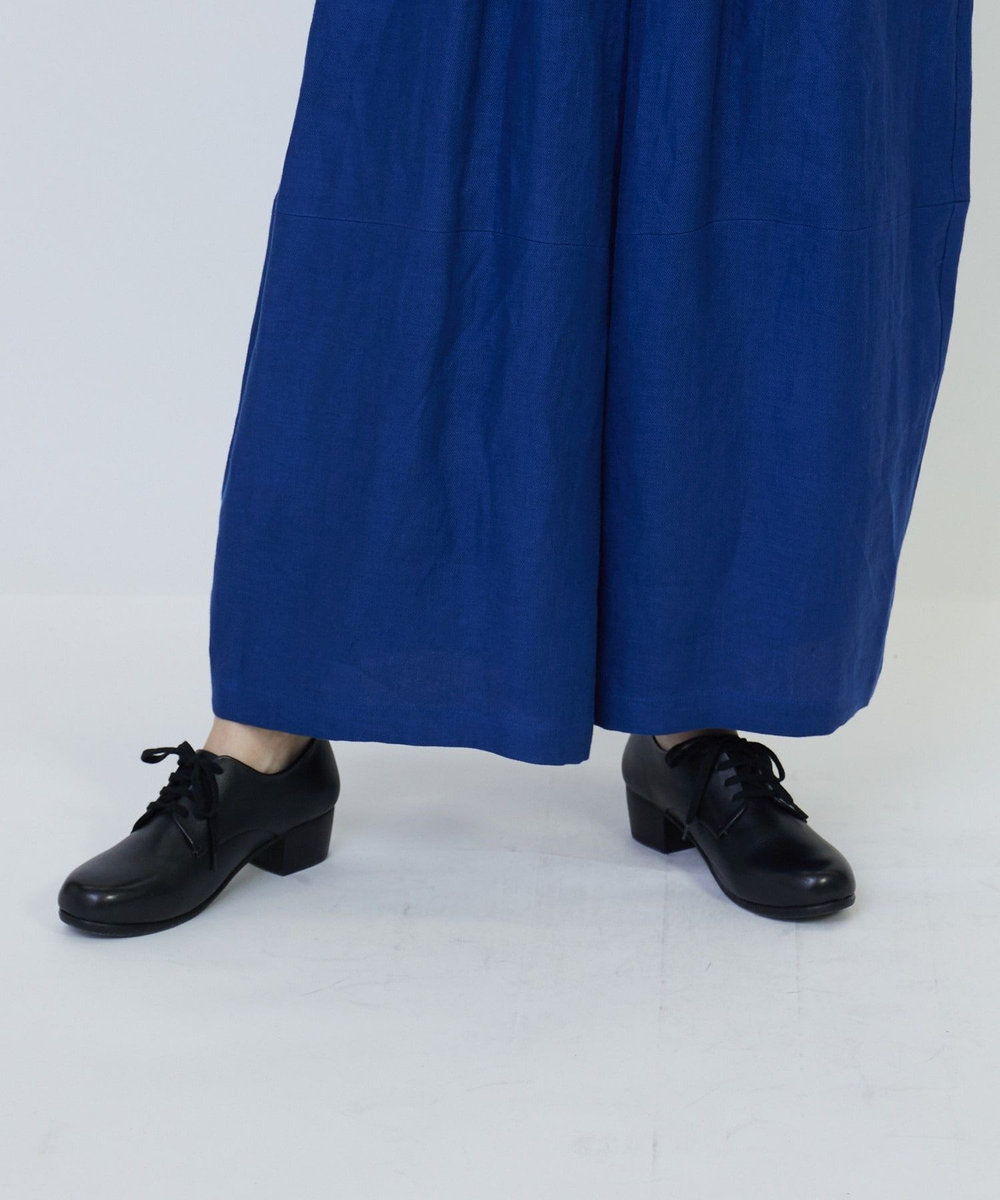 LOISIR リネンツイルボトルシルエットパンツ ブルー