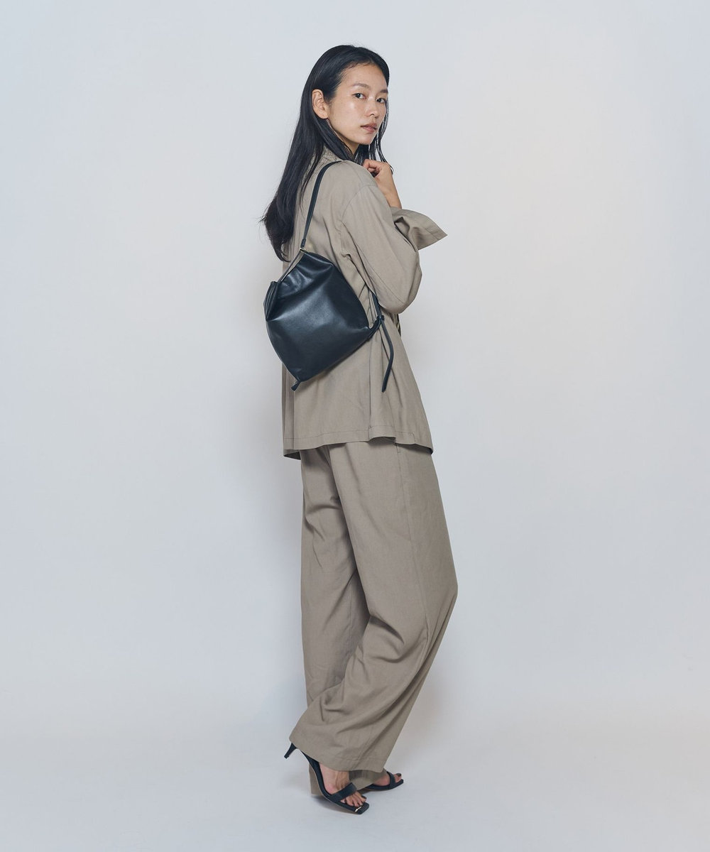 1er Arrondissement 《別注カラーあり》＜PUNTI./プンティ＞"SHADE"ショルダーバッグ ブラック