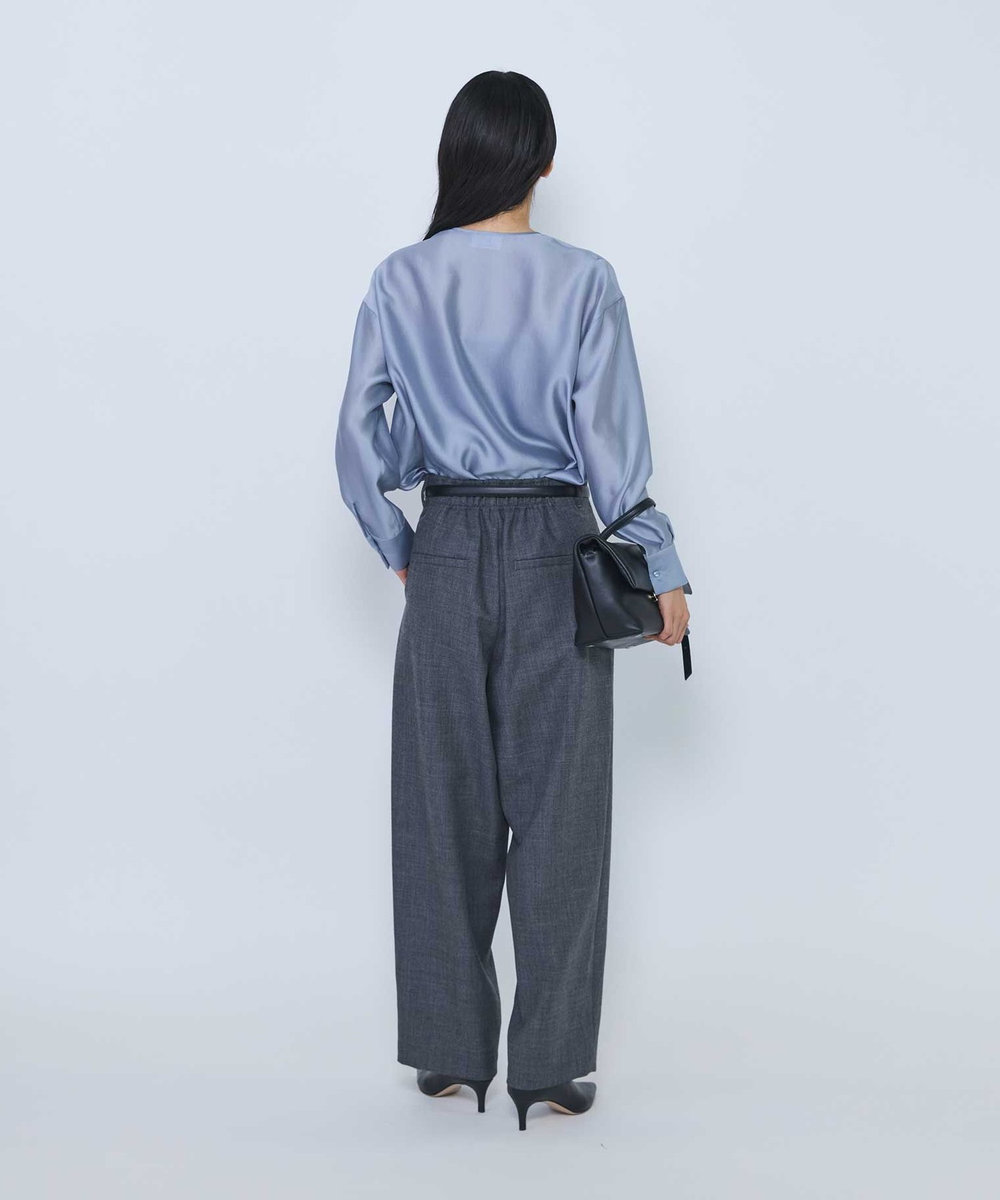 1er Arrondissement シルクライクノーカラーブラウス サックスブルー