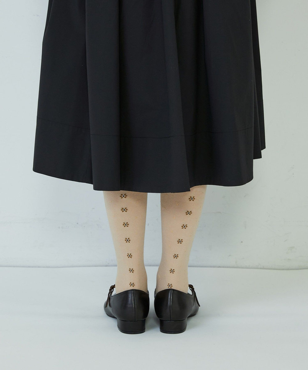 ADIEU TRISTESSE バックフラワードットハイソックス ベージュ