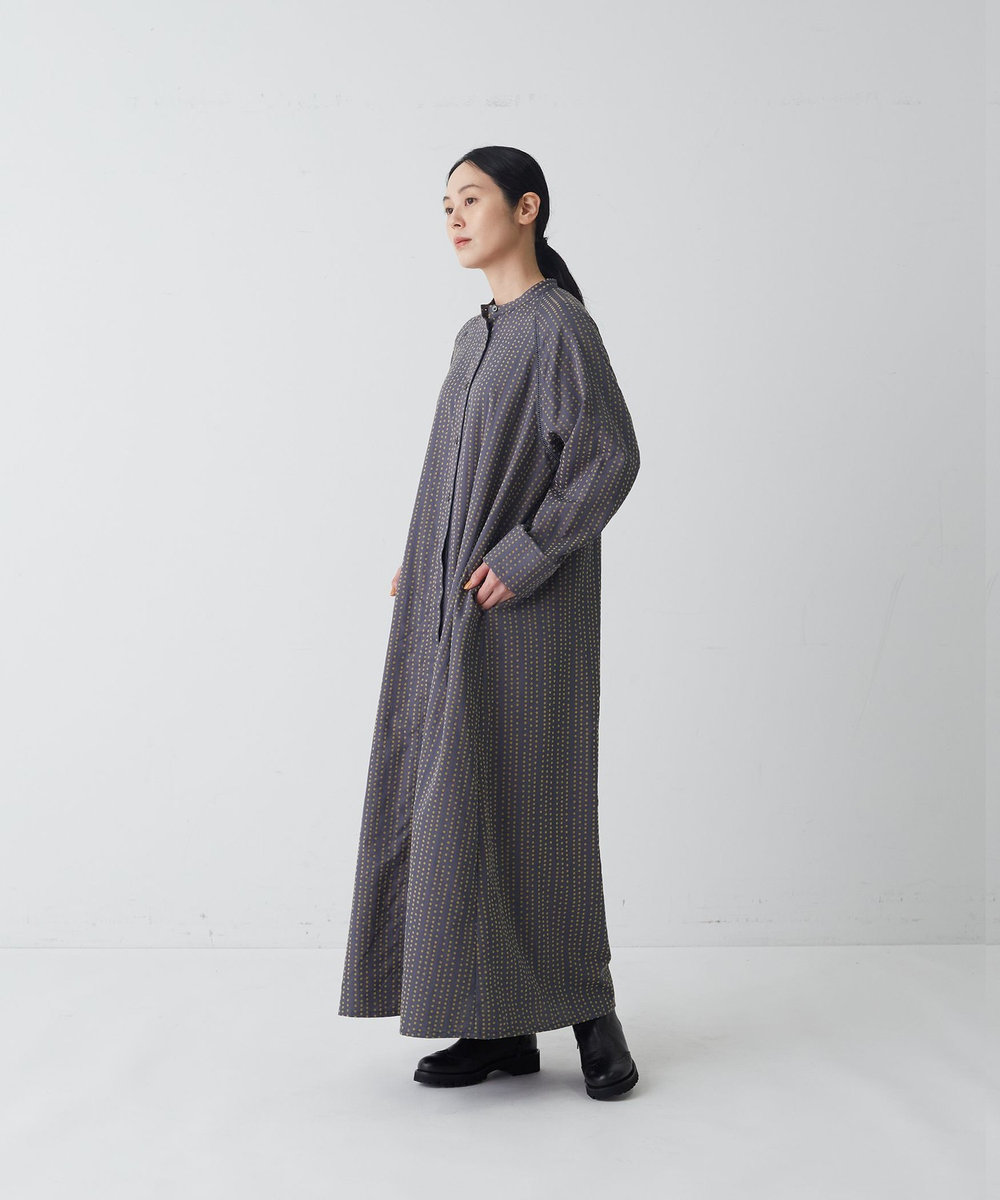 congés payés ADIEU TRISTESSE ラインドットフロッキープリントワンピース チャコールグレー