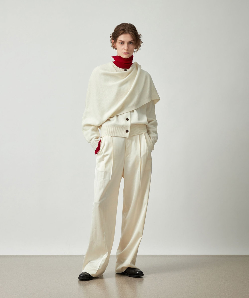 DÉPAREILLÉ WOOL SATIN TUCK PANTS / ウールサテンタックパンツ ホワイト