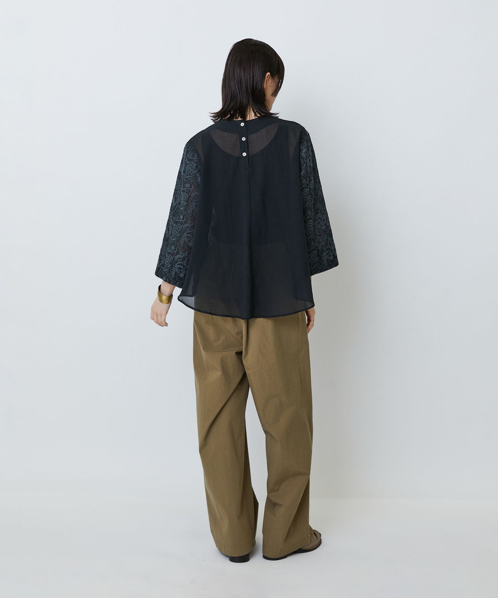 LOISIR 【アーティストコラボ】LOISIR×TORANEKOBONBON エンブロイダリーブラウス ブラック系その他