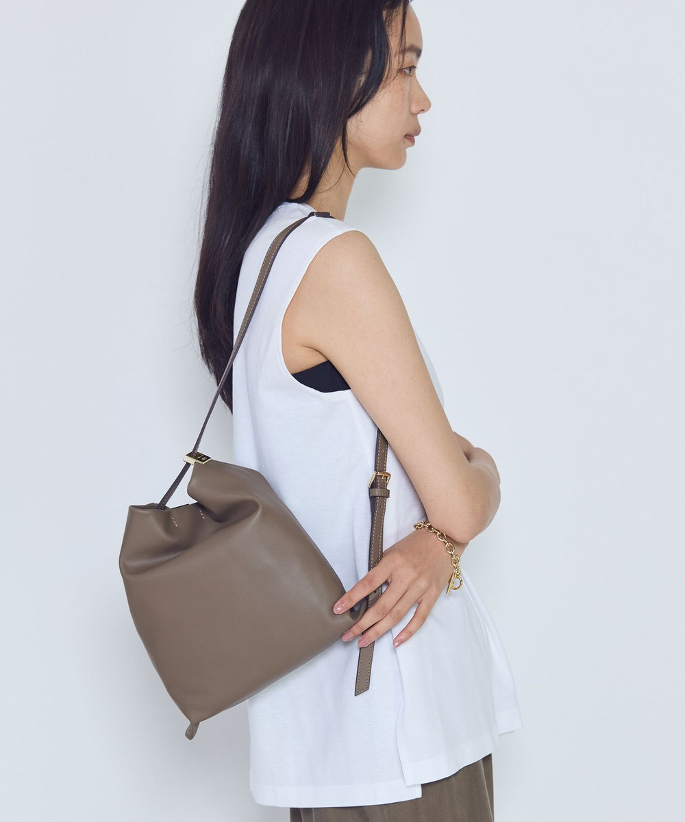 1er Arrondissement 《別注カラーあり》＜PUNTI./プンティ＞"SHADE"ショルダーバッグ グレイッシュベージュ