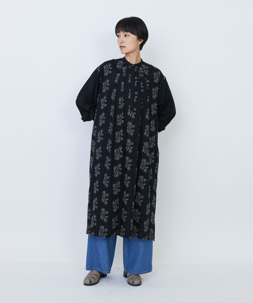 LOISIR オリジナル柄刺繍ワンピース ブラック系その他