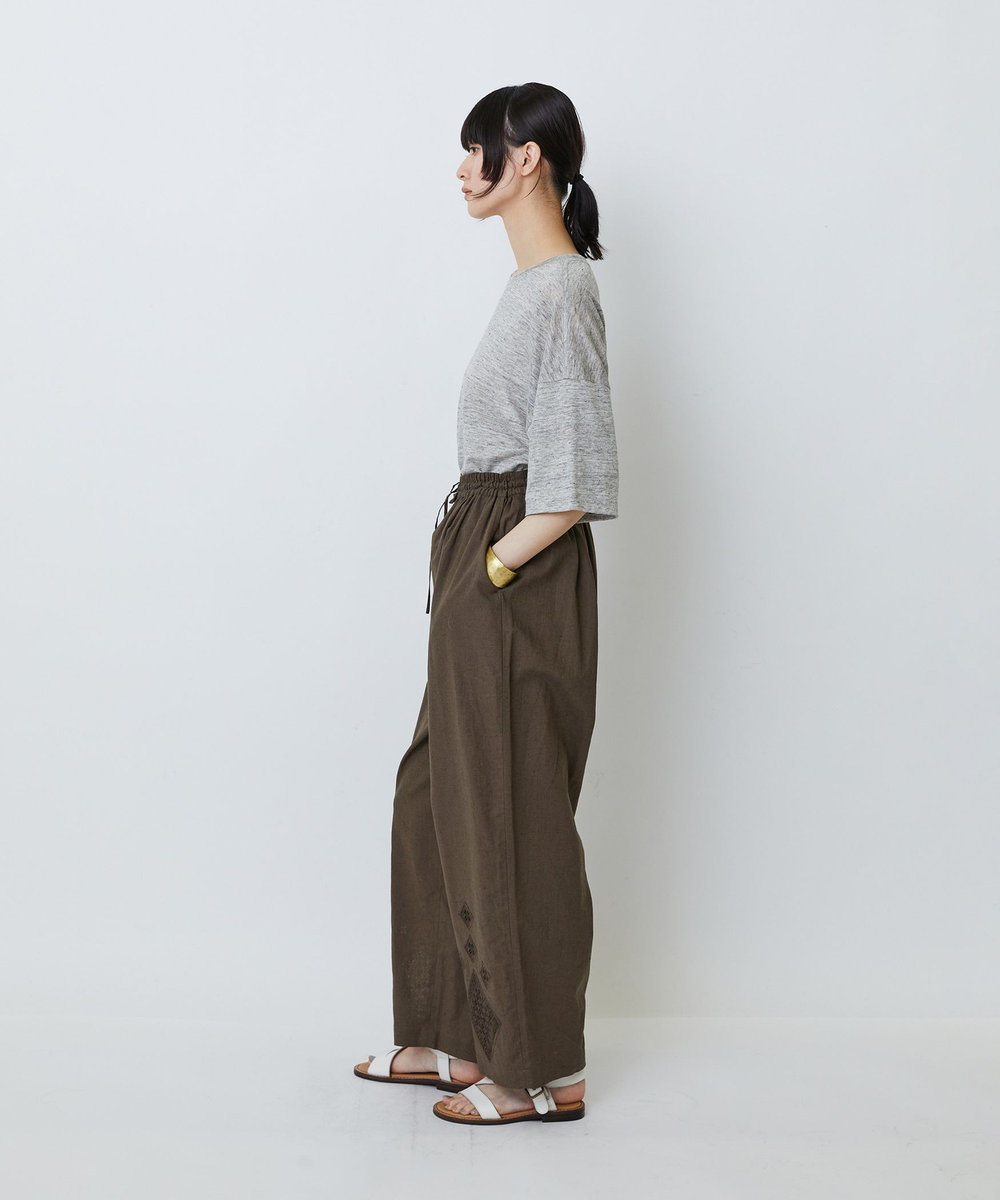 LOISIR コットンリネンクロス刺繍入りイージーパンツ カーキ