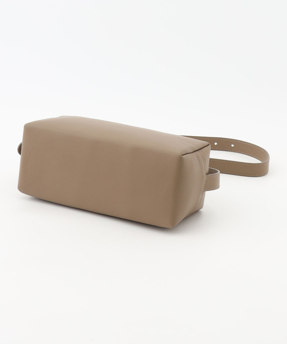 L'EQUIPE LAURA DI MAGGIO ボックスショルダーバッグ グレイッシュベージュ