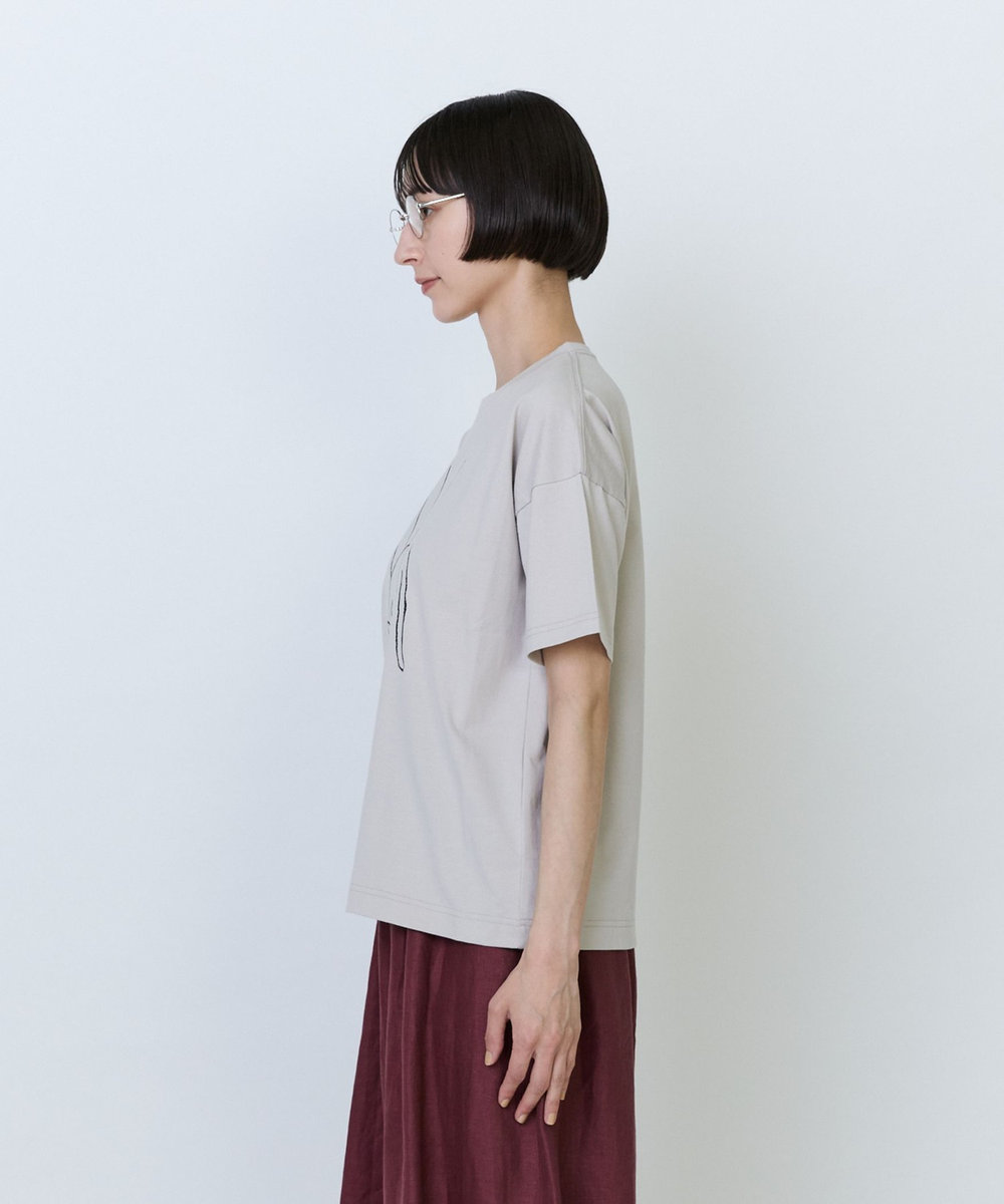 LOISIR 【アーティストコラボ】LOISIR×塩川いづみ イラストプリントTシャツ グレイッシュベージュ
