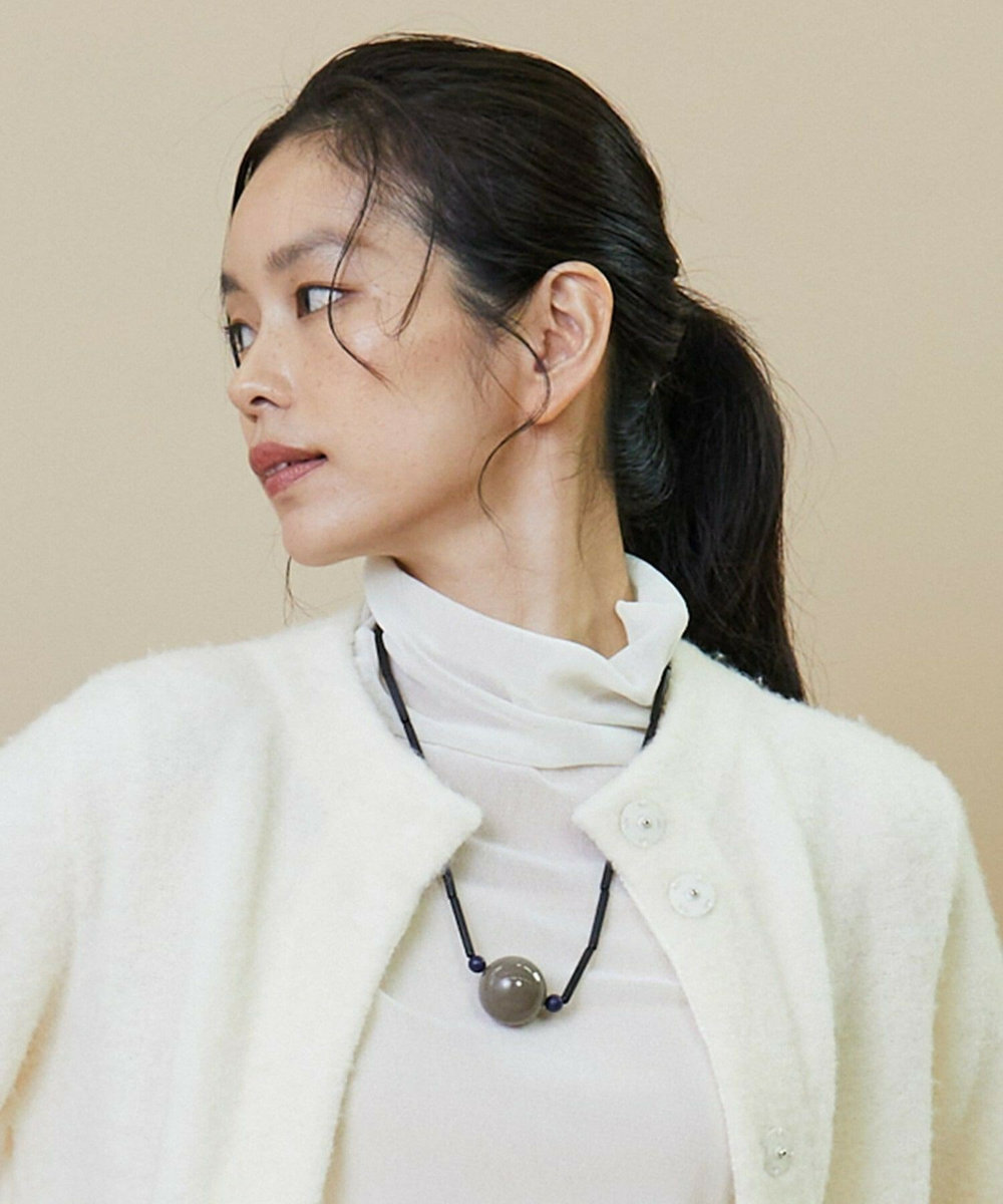 L'EQUIPE mabel アクリルボールネックレス カーキ