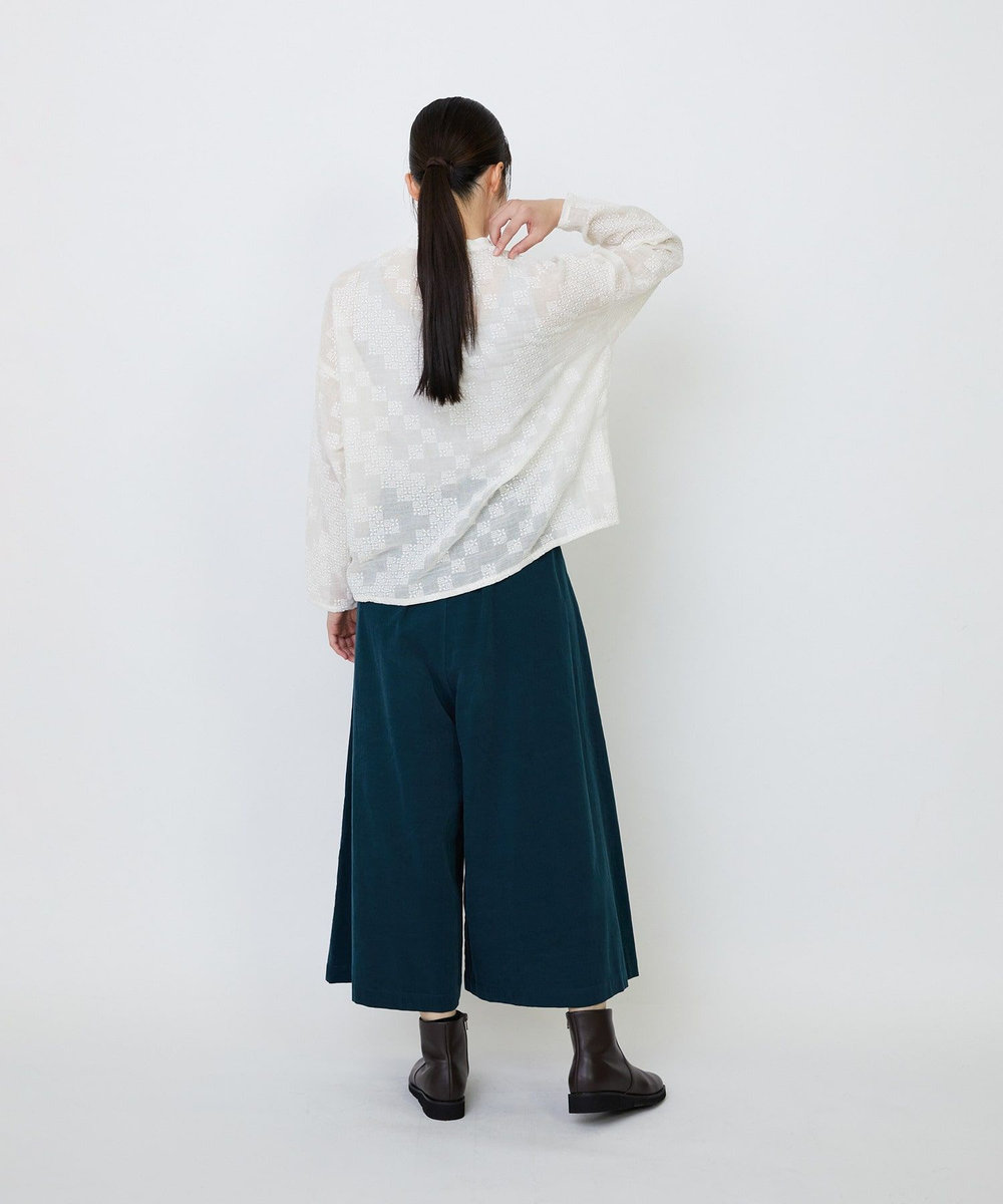 LOISIR 【少量生産】ガーゼエンブロイダリースタンドカラーブラウス オフホワイト