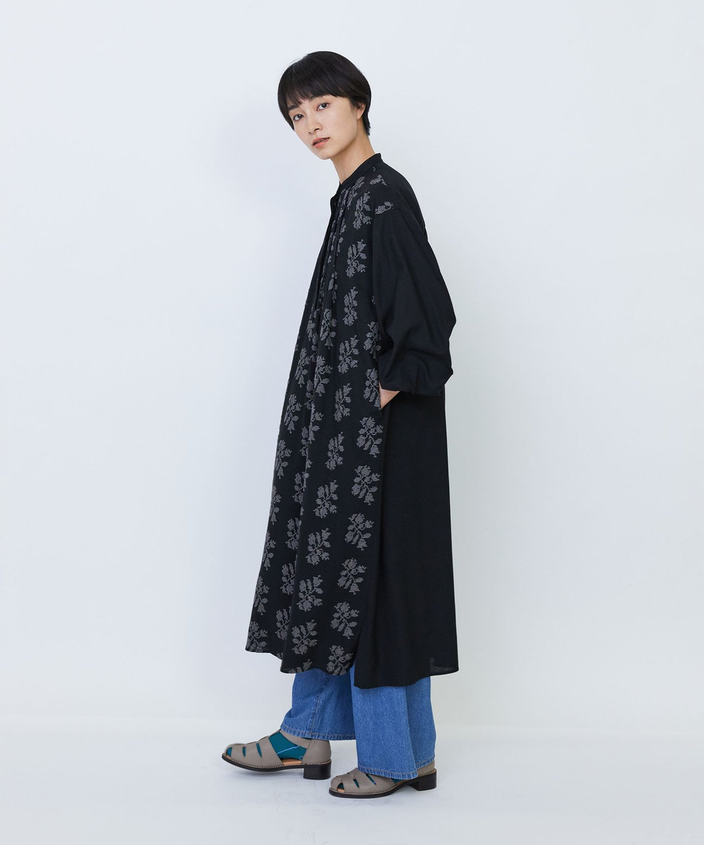 LOISIR オリジナル柄刺繍ワンピース ブラック系その他