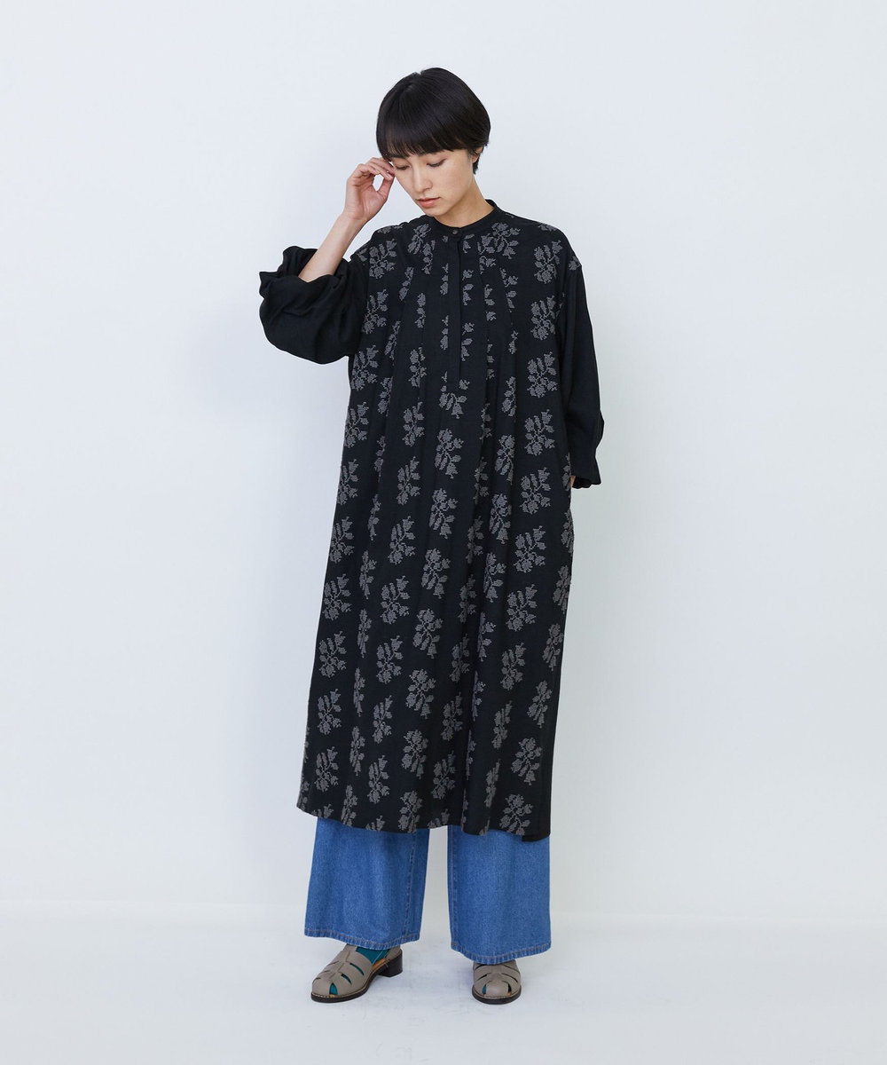 LOISIR オリジナル柄刺繍ワンピース ブラック系その他