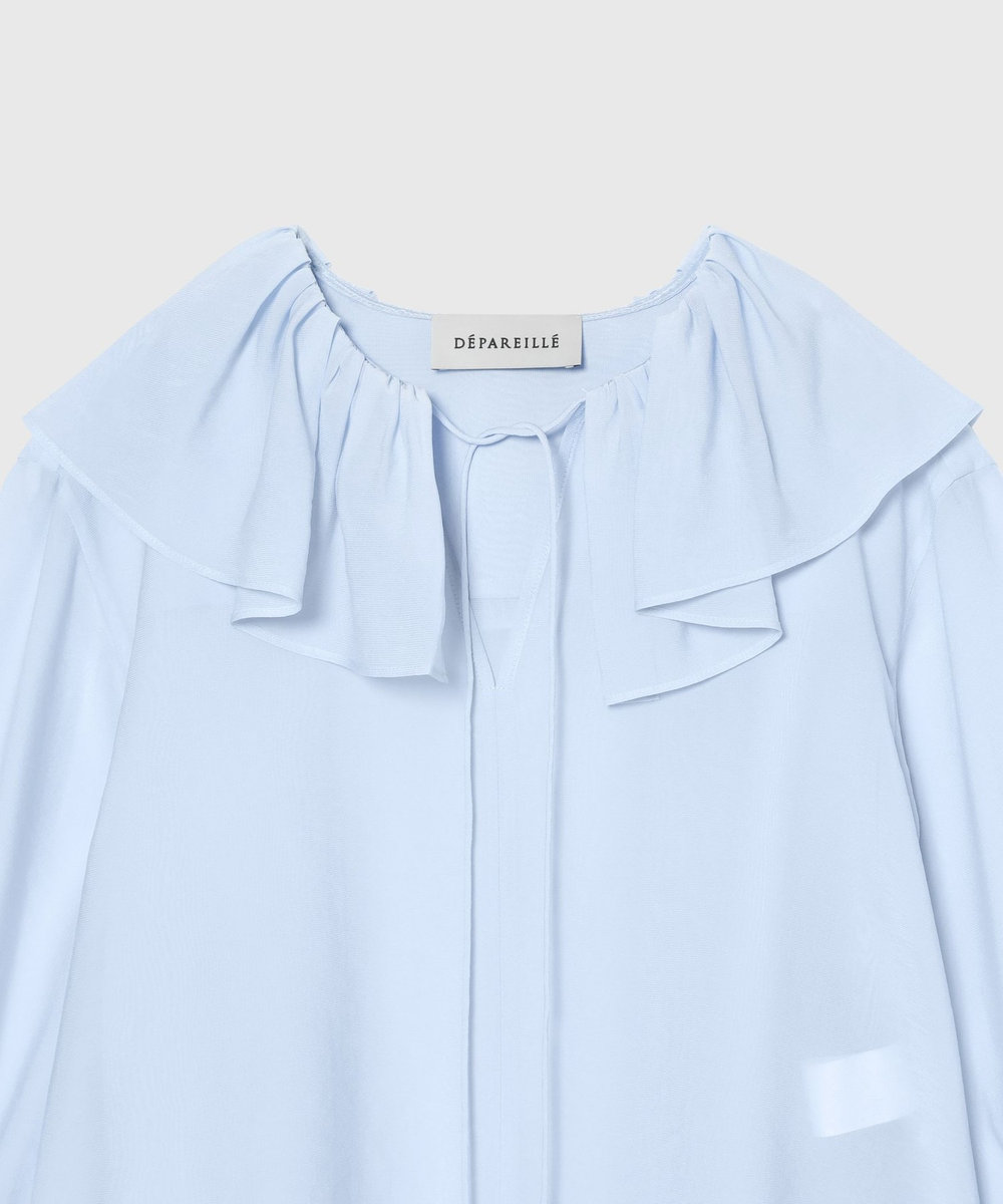 DÉPAREILLÉ SILKY RUFFLE BLOUSE / シルキーラッフルブラウス サックスブルー