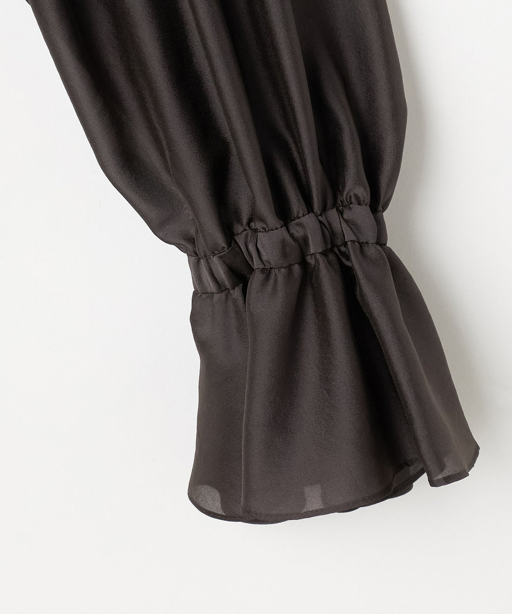 DÉPAREILLÉ SILKY FRILL BLOUSE / シルキーフリルブラウス チャコールグレー
