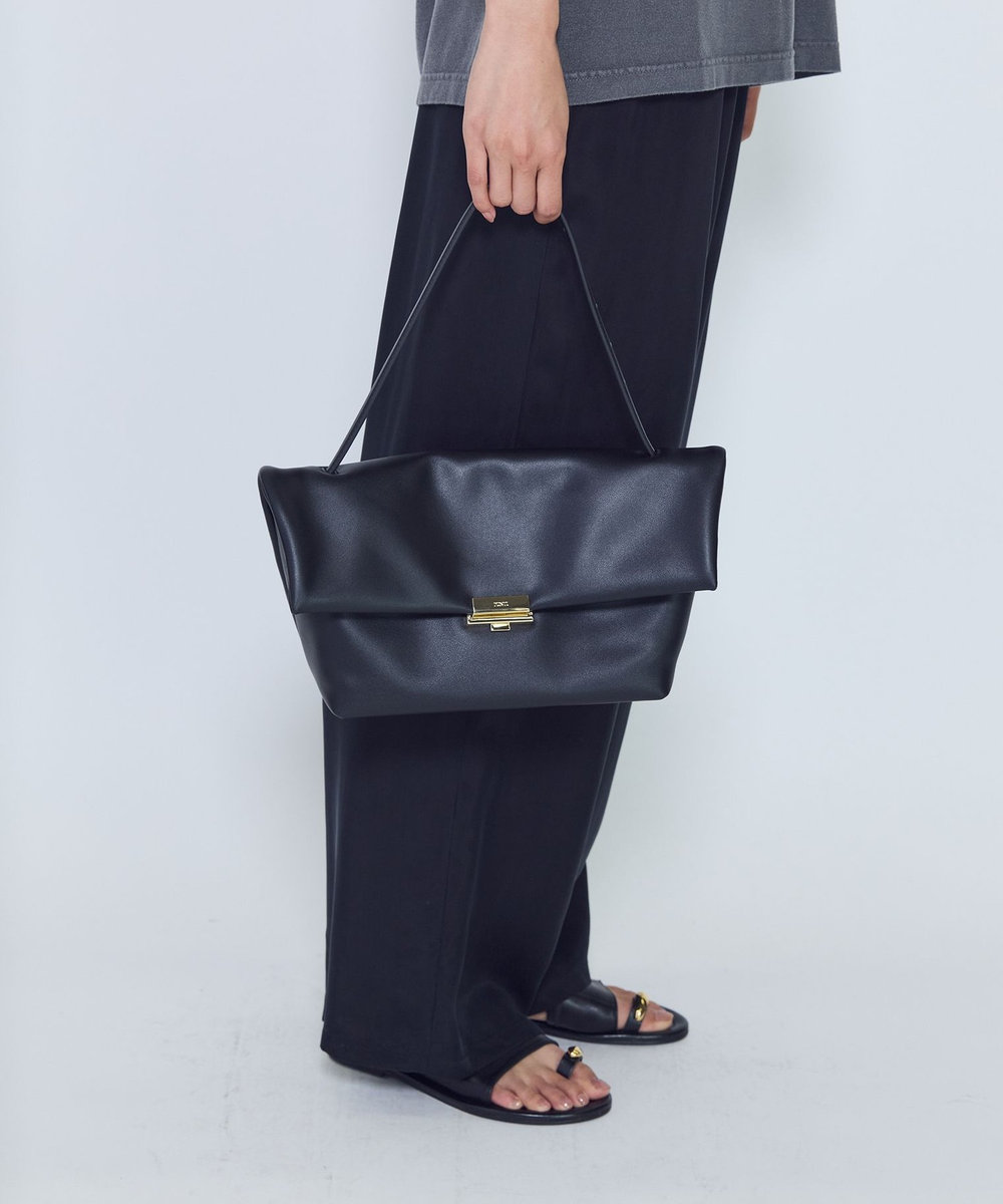 1er Arrondissement ＜PUNTI（プンティ）＞“GRAFT-FLAP"ショルダーバッグ ブラック