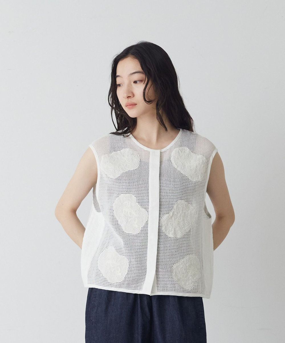 congés payés ADIEU TRISTESSE 刺繍モチーフベスト オフホワイト