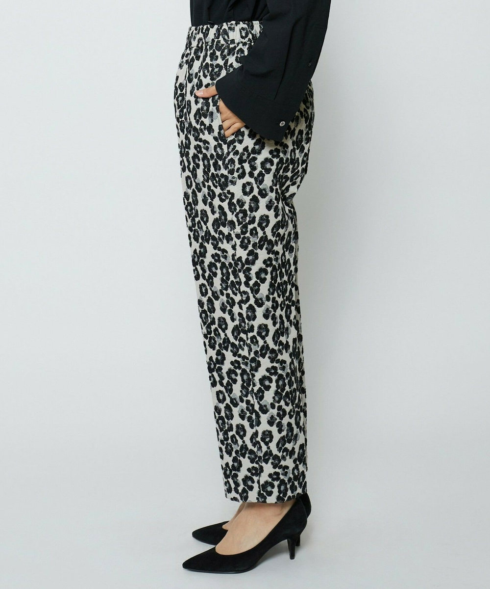 feerique feerique 　レオパードジャガードテーパードパンツ オフホワイト