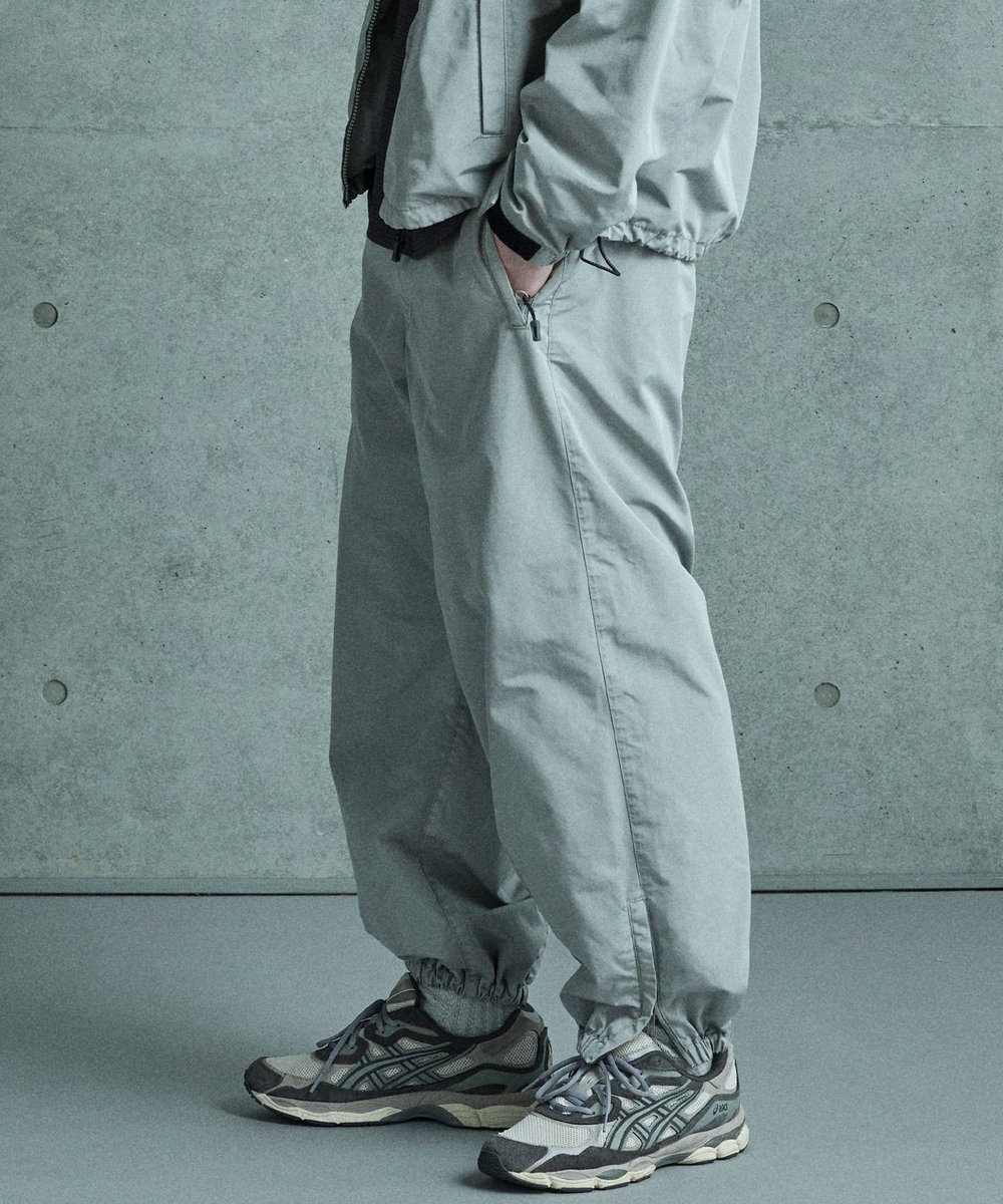 MEN'S BIGI コットンナイロンピグメント加工パンツ オフホワイト