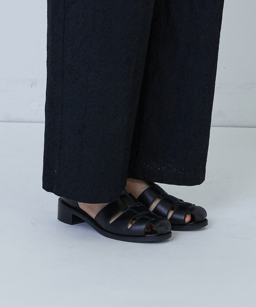 LOISIR チキンエンブロイダリーワンタックパンツ ブラック