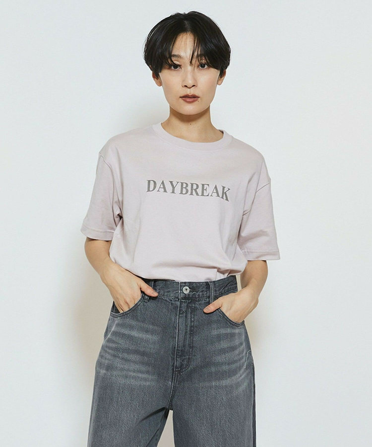 feerique ロゴプリントTシャツ