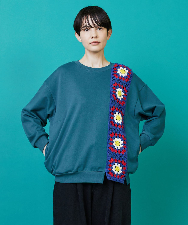 グラニースクエアスウェット